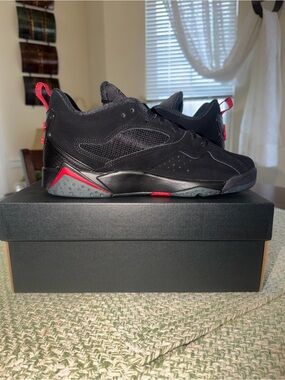 Jordan MVP 92 Black Athletic Sneakers with Red Accents size 6.5Y new!!